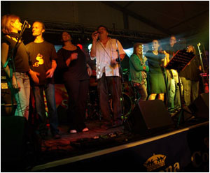 Die Karaoke-Live-Band auf dem Hanauer B&uuml;rgerfest